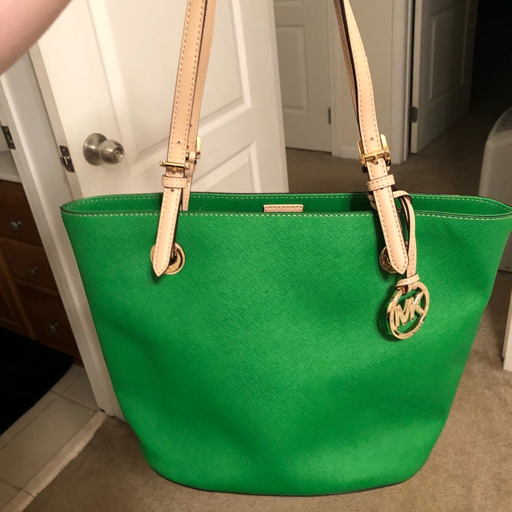 Michael Kors Jet Set Purse